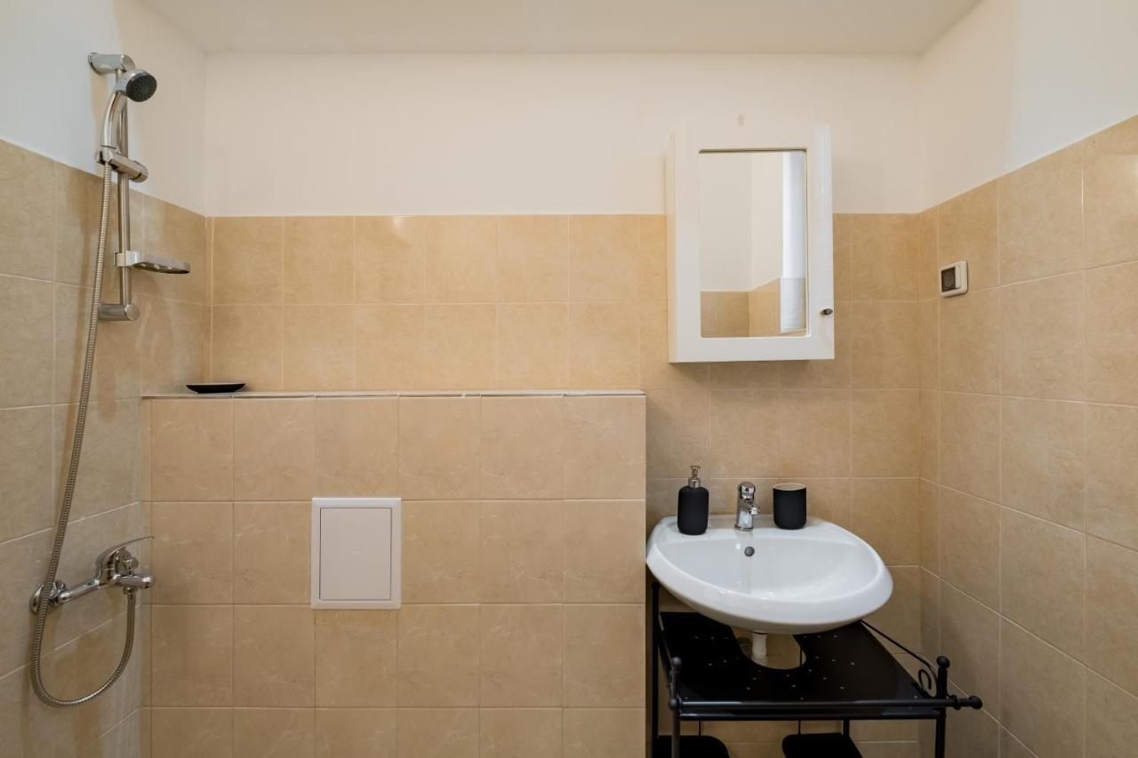 Spacious 3 Bedroom Home In Sofia'S Top Center Екстериор снимка